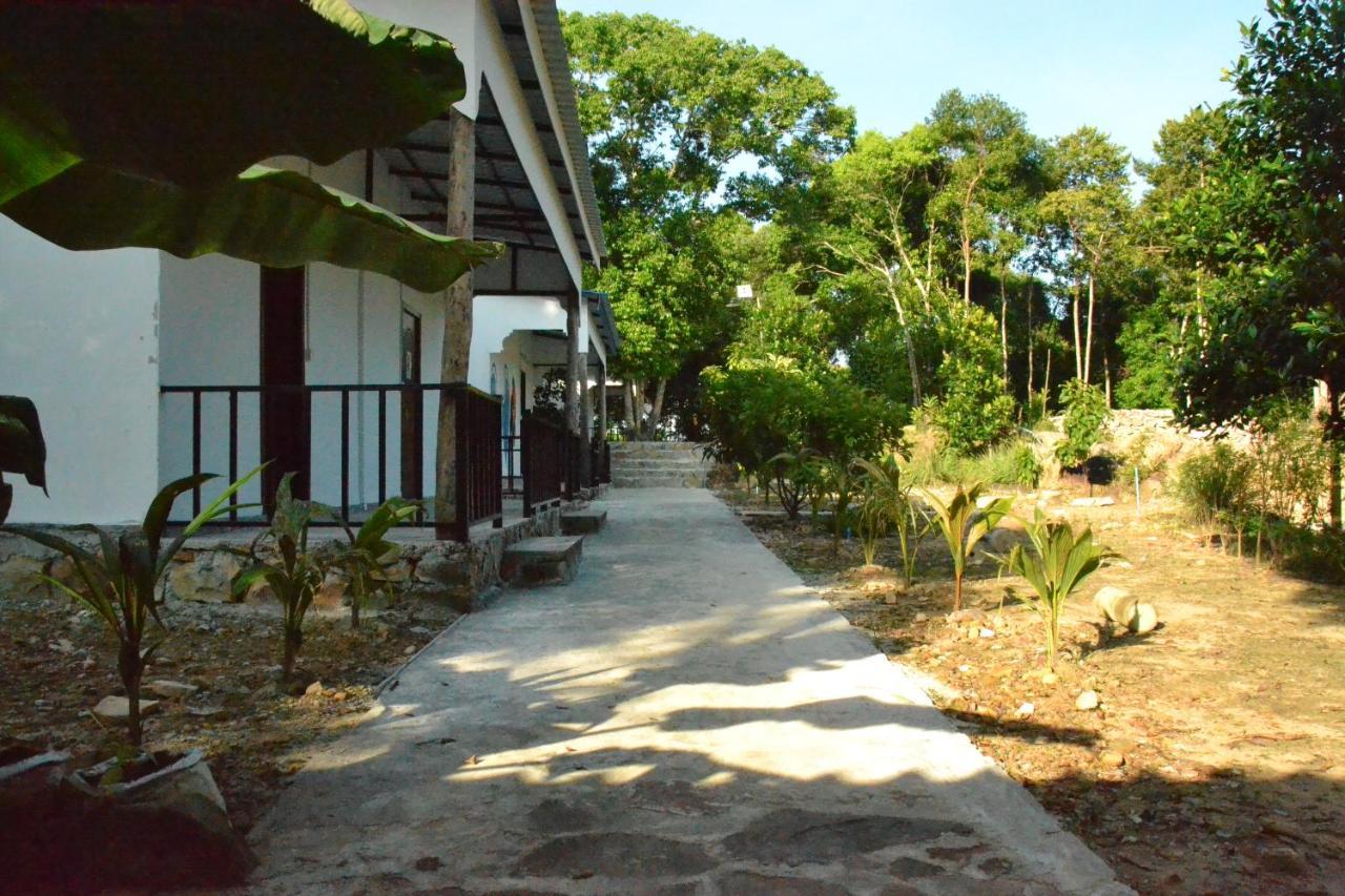 Fat Monkey Hostel Koh Rong Island Exterior photo